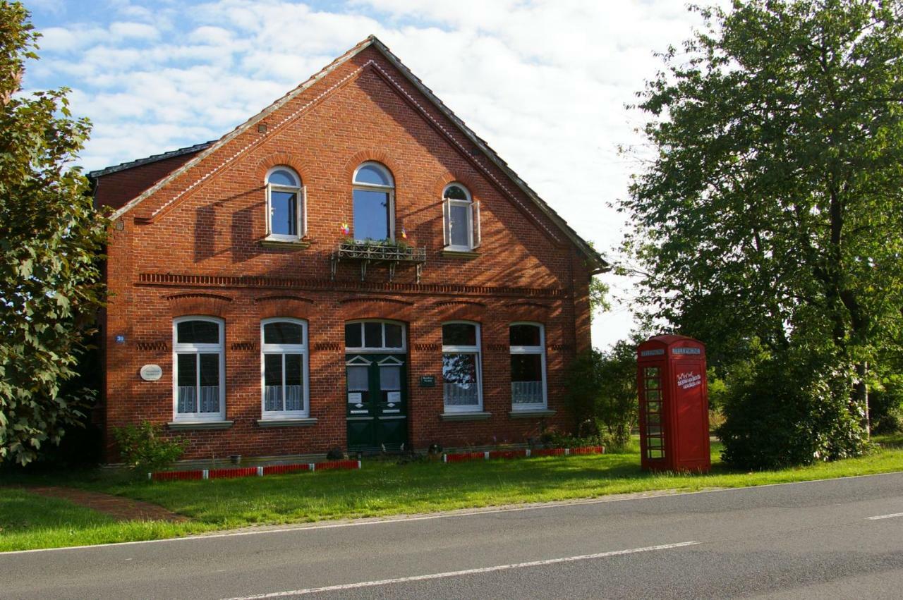 Das Haus mit der roten Telefonzelle Apen Exterior foto