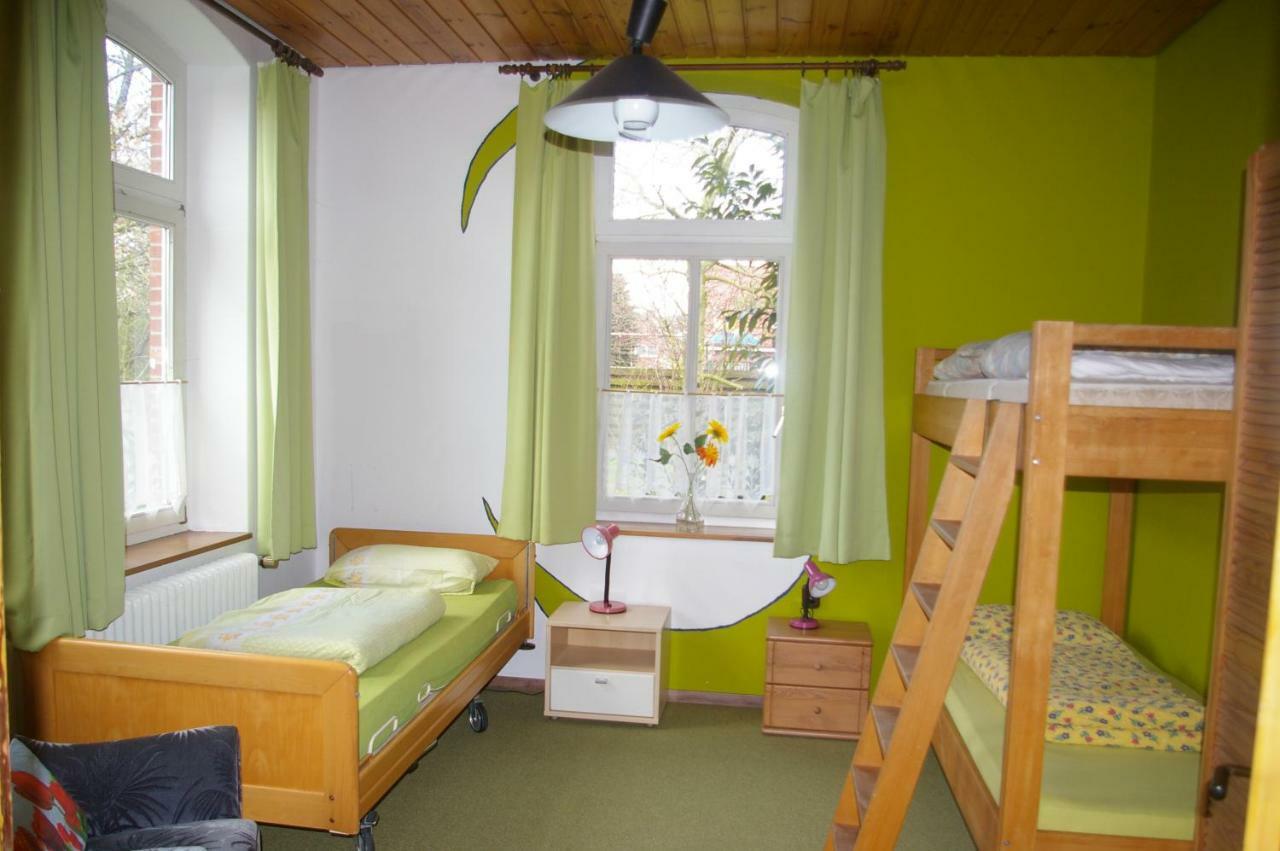 Das Haus mit der roten Telefonzelle Apen Exterior foto